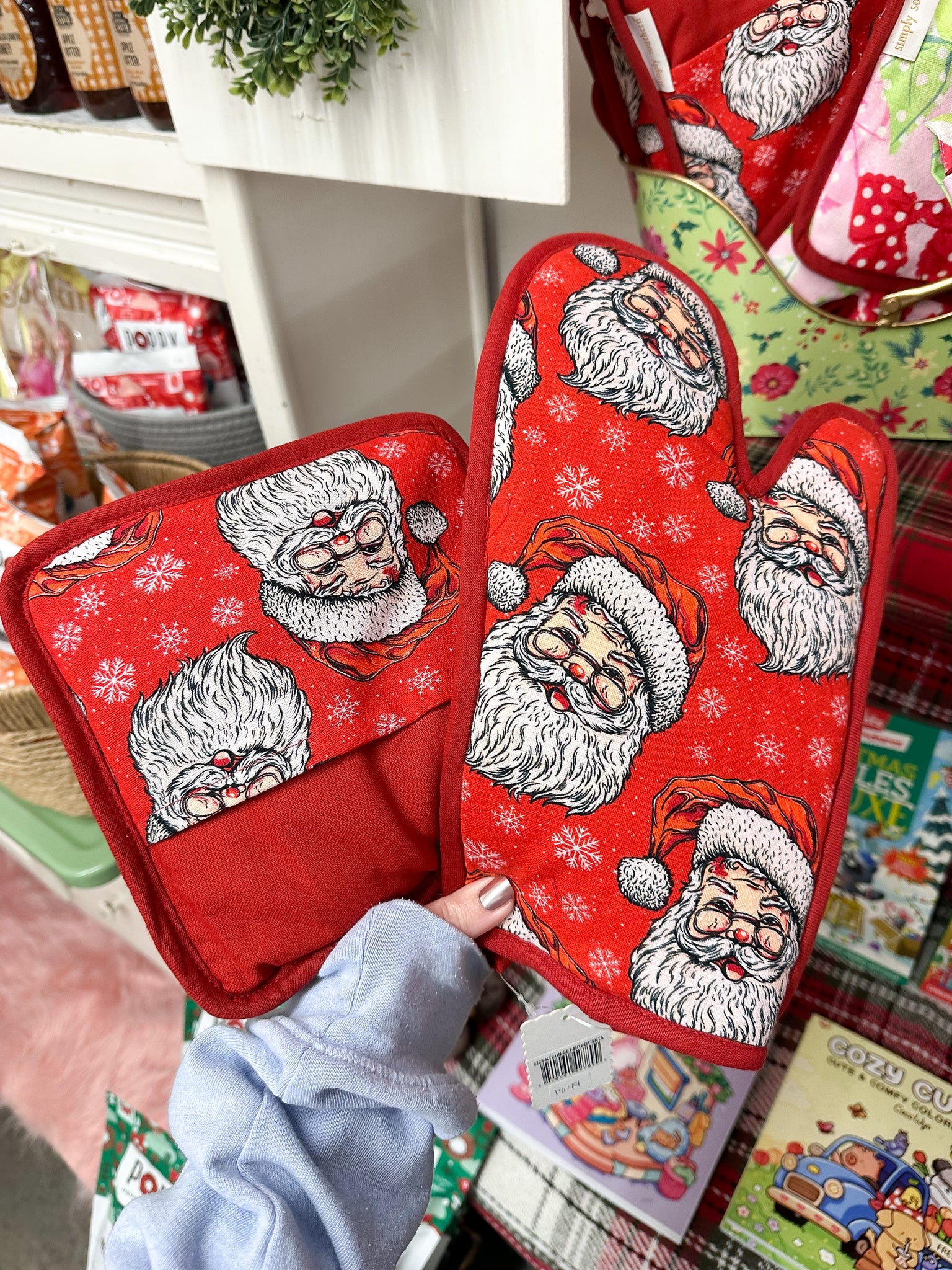Simply Southern Oven Mitt + Pot Holder Set - Santa