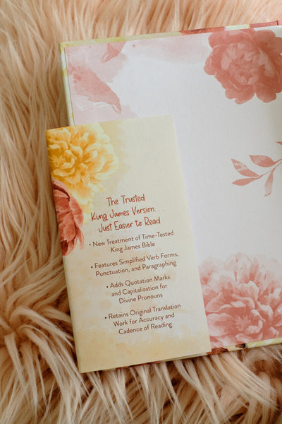 My Bible for Girls - Floral Giraffe (SKJV)