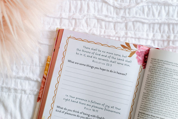 My Bible for Girls - Floral Giraffe (SKJV)
