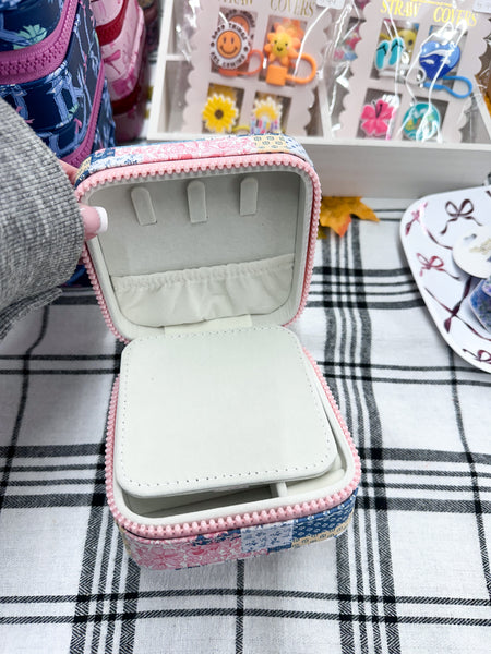 Simply Southern Jewelry Case - Quilt Pattern Patchwork